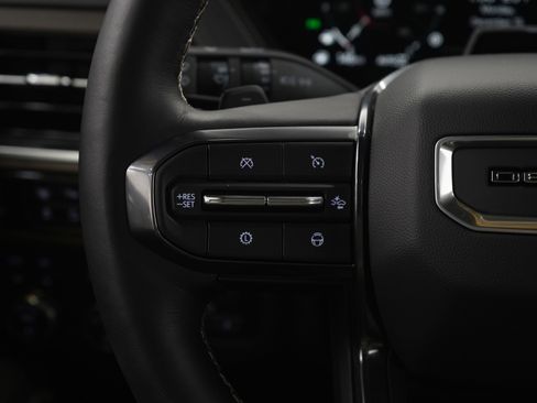 Used 2025 GMC Yukon Denali Ultimate w/ LPO, Floor Liner Package image 32