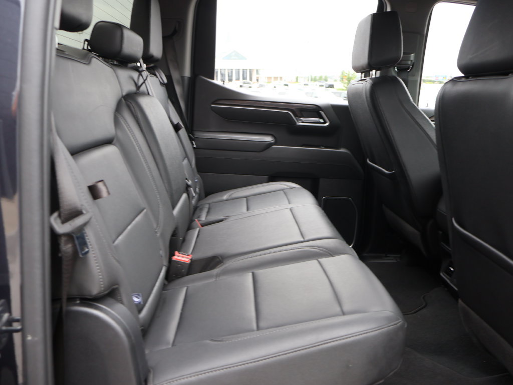 Used 2025 GMC Sierra 1500 SLT AWD/4WD image 12