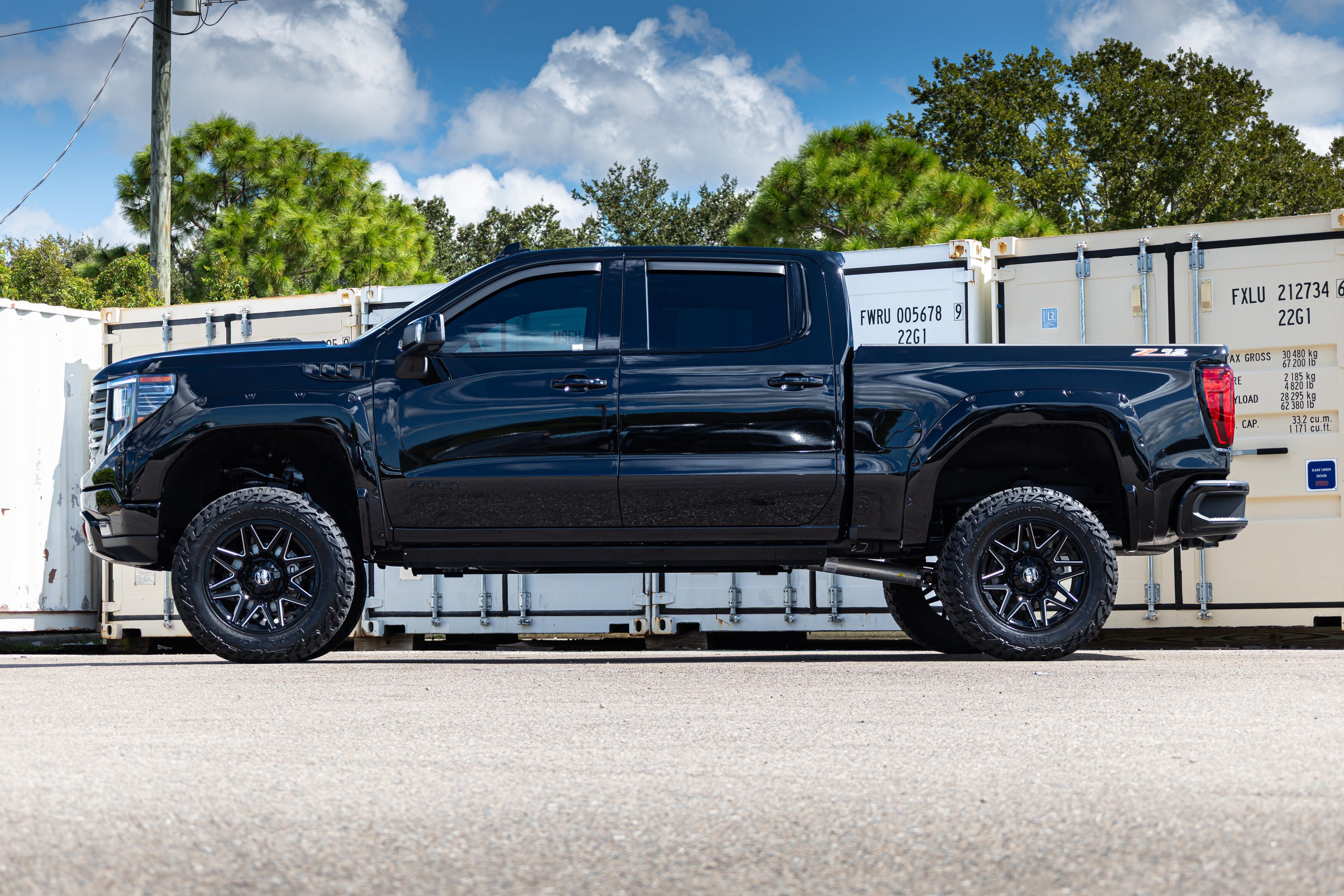 Used 2025 GMC Sierra 1500 AT4 w/ Technology Package AWD/4WD image 7