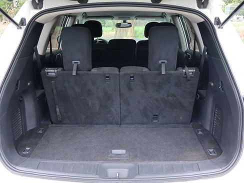Used 2016 Nissan Pathfinder SV AWD/4WD image 14