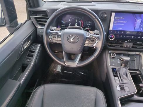 Used 2024 Lexus GX 550 w/ Cold Area Package AWD/4WD image 16