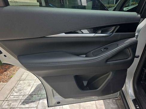 Used 2023 INFINITI QX60 Pure w/ Cargo Package FWD image 10