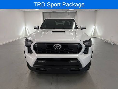 Used 2025 Toyota Tacoma TRD Sport RWD image 2
