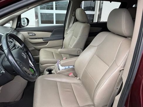 Used 2017 Honda Odyssey Touring Elite image 11