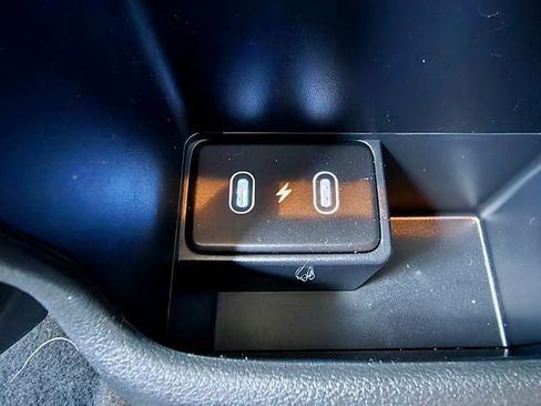 Used 2025 Hyundai Kona SEL image 17