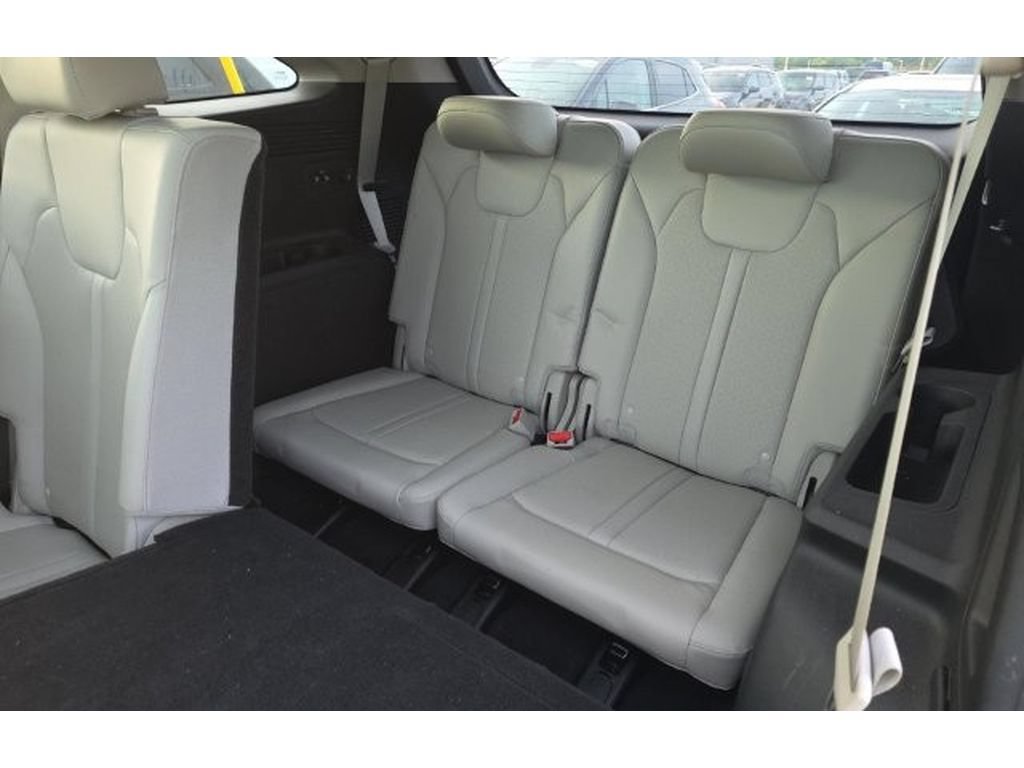 Used 2023 Kia Sorento S w/ Panoramic Sunroof Package AWD/4WD image 10