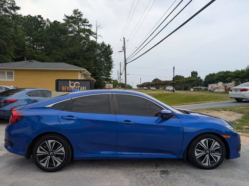Used 2017 Honda Civic EX-T image 4