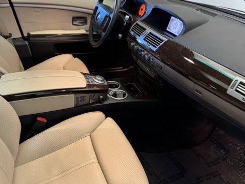 Used 2007 BMW 750Li image 14