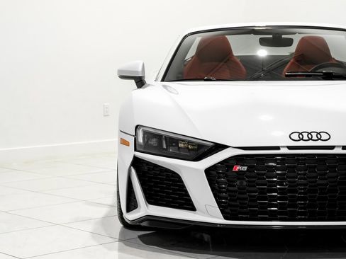 Used 2020 Audi R8 V10 w/ 20" Wheel Package image 39