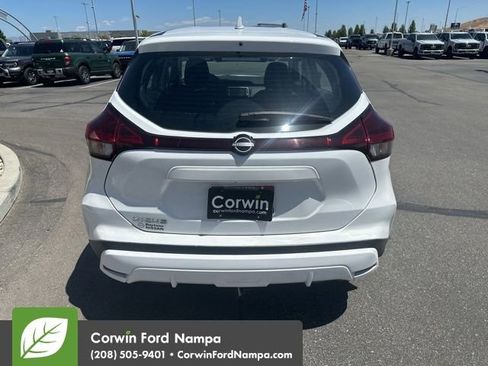 Used 2023 Nissan Kicks S FWD image 6