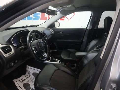 Used 2019 Jeep Compass Latitude w/ Popular Equipment Group AWD/4WD image 12
