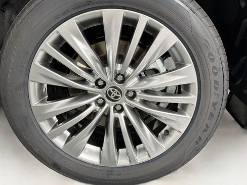 New 2026 Toyota Highlander Platinum AWD/4WD image 31