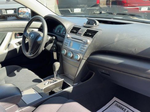 Used 2009 Toyota Camry SE FWD image 13