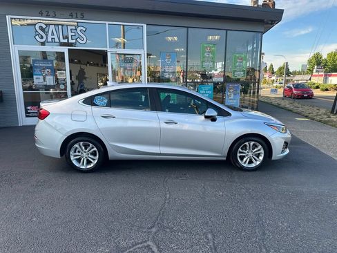 Used 2019 Chevrolet Cruze LT w/ LT Fleet Convenience Package FWD image 4