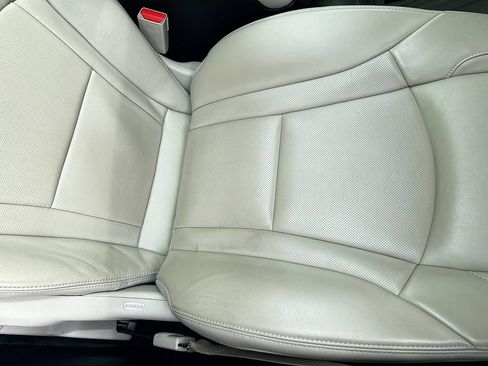 Used 2021 Buick Enclave Essence FWD image 19