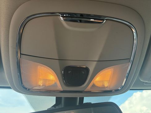Used 2017 Jeep Cherokee Sport FWD image 22