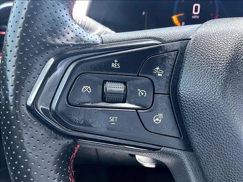 Used 2025 Chevrolet Trax RS w/ Sunroof Package FWD image 20