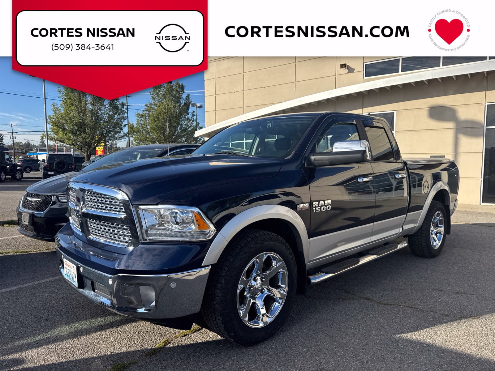 Used 2018 RAM 1500 Laramie AWD/4WD image 1