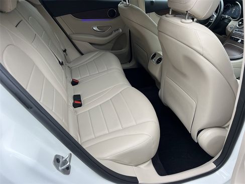 Used 2022 Mercedes-Benz GLC 300 4MATIC image 13