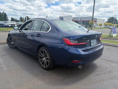 Used 2019 BMW 330i xDrive Sedan w/ Premium Package AWD/4WD image 3