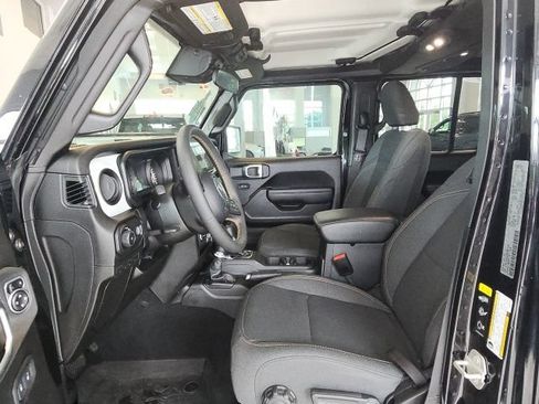 Used 2024 Jeep Wrangler Unlimited Sport AWD/4WD image 25