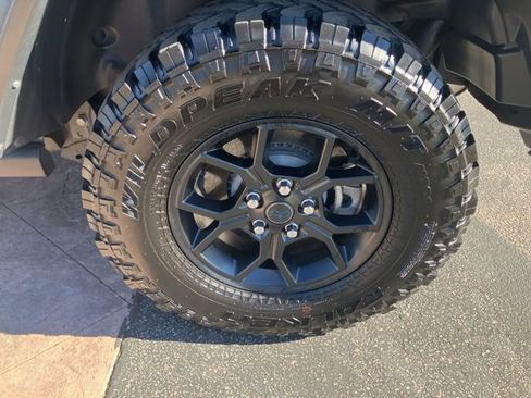 Used 2024 Jeep Wrangler Unlimited image 25