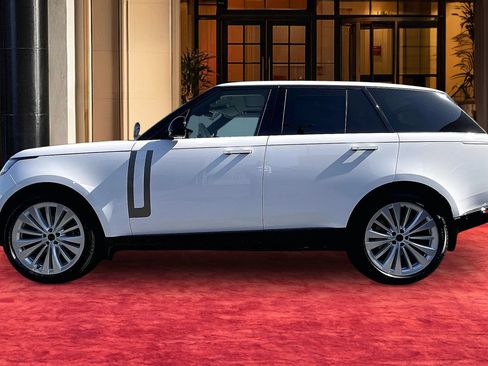 New 2026 Land Rover Range Rover SE AWD/4WD image 2