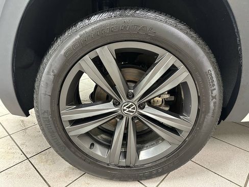 Used 2021 Volkswagen Atlas Cross Sport SE image 14