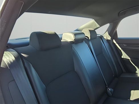 Used 2023 Honda Civic Sport image 17