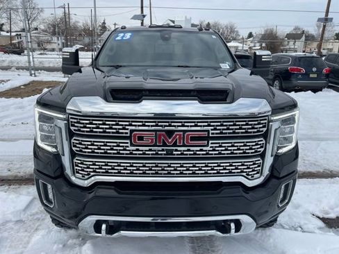 Used 2023 GMC Sierra 3500 Denali image 2
