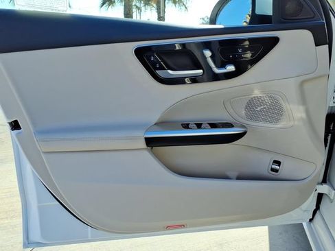 Used 2025 Mercedes-Benz C 300 Sedan image 12