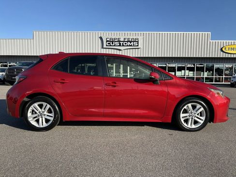 Used 2021 Toyota Corolla SE image 2