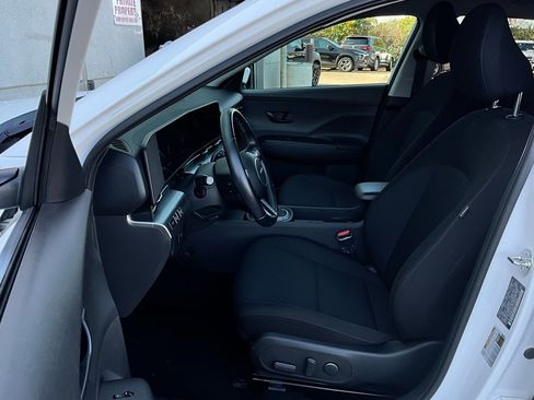 Used 2025 Hyundai Kona SEL image 10