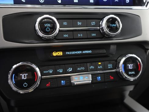 Used 2022 Ford F350 Lariat w/ Black Appearance Package AWD/4WD image 56