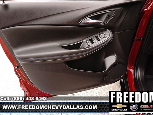 Used 2025 Buick Encore GX Sport Touring image 31