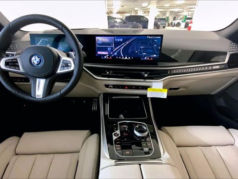 New 2026 BMW X5 xDrive50e image 5