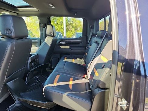 Used 2024 GMC Sierra 1500 AT4 w/ Technology Package AWD/4WD image 10