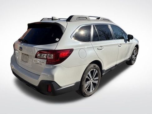 Used 2019 Subaru Outback 2.5i Limited image 3