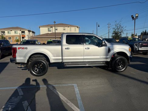 Used 2017 Ford F350 Lariat w/ Chrome Package image 4
