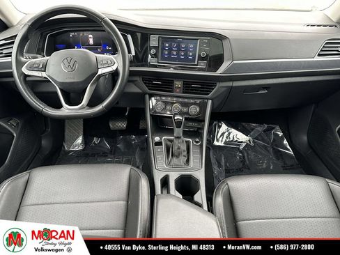 Certified 2023 Volkswagen Jetta SE w/ Panoramic Sunroof Package FWD image 12