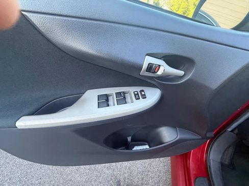 Used 2013 Toyota Corolla L image 24