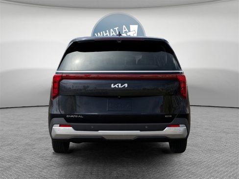 New 2026 Kia Carnival LXS image 5