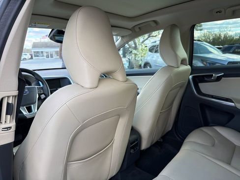 Used 2016 Volvo XC60 T5 Premier w/ Climate Package AWD/4WD image 22
