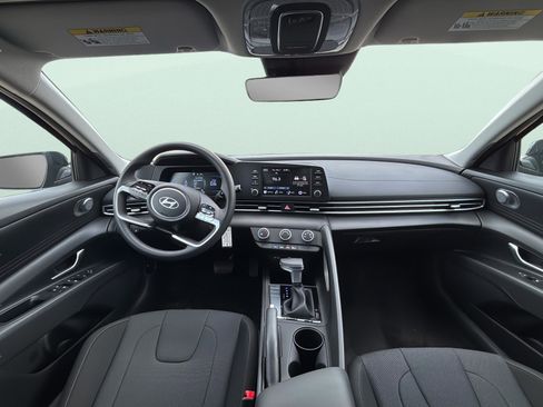 New 2026 Hyundai Elantra SE FWD image 9