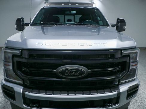 Used 2022 Ford F250 Lariat w/ Black Appearance Package image 4