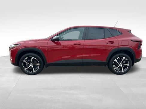 New 2026 Chevrolet Trax RS w/ Sunroof Package image 2