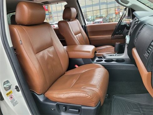 Used 2012 Toyota Sequoia Platinum image 21