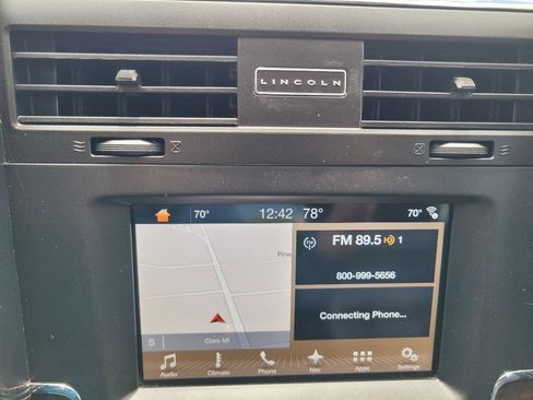 Used 2017 Lincoln Navigator Reserve AWD/4WD image 30