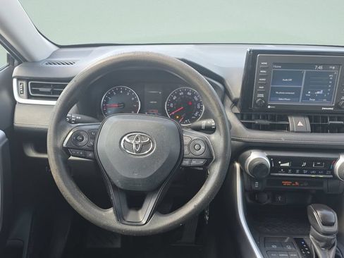 Used 2022 Toyota RAV4 LE FWD image 12