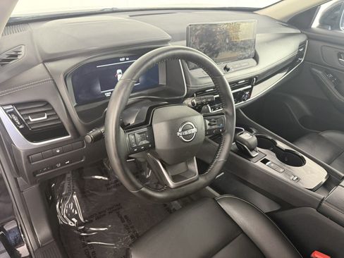 Used 2026 Nissan Rogue SL FWD image 15